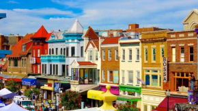 3 Level 4 Bedroom Home w/ Parking in Adams Morgan